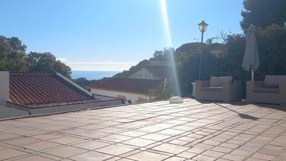Cerrado de Calderon Apartment | seaview apartment close to beach and center