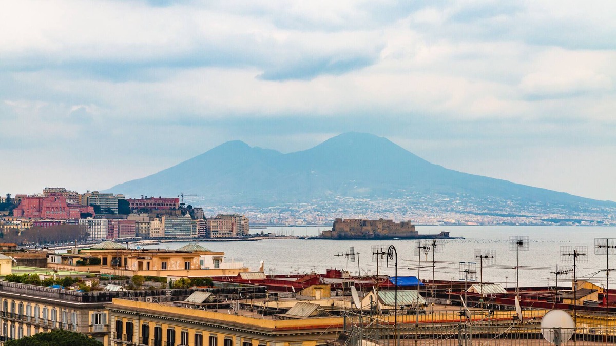 Mergellina Apartment | Seaview Apartment in Posillipo by Wonderful Italy