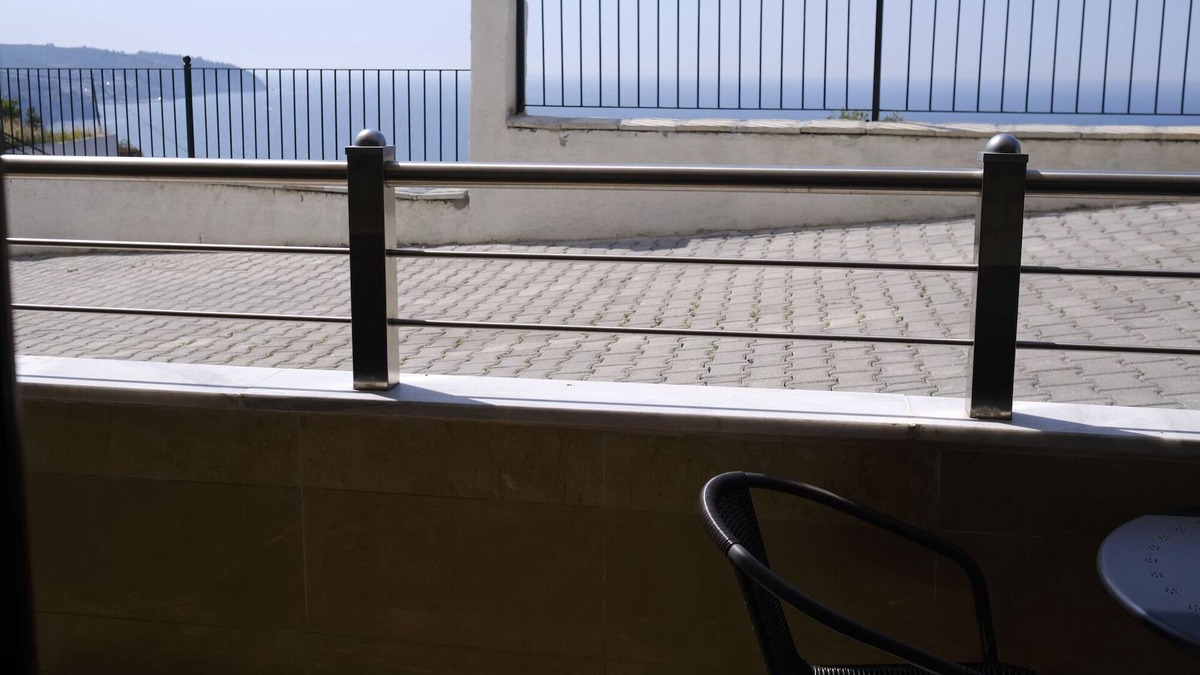 Mudanya Apartment | Seaview Bachelor Apartment w/Privacy, Patio, Closets — 5 minute walk to beach