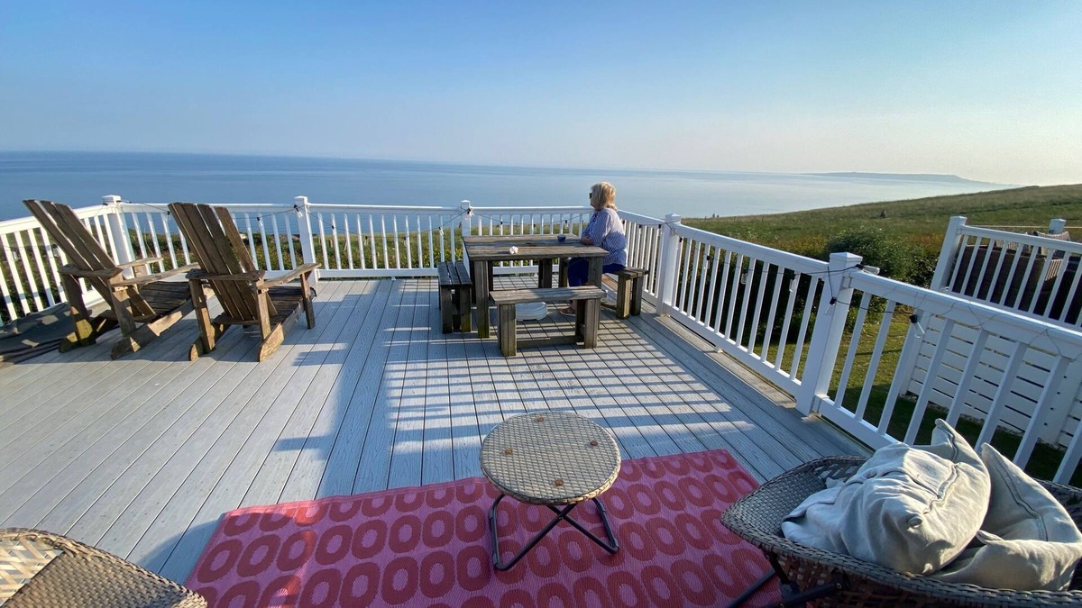 Kimmeridge Ski Chalet | SeaView Chalet-DurdleDoor-Sleeps4to6- Pet friendly
