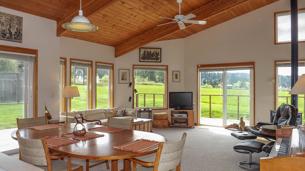 Lopez Island Condo | Seaview condo with deck & grassy lawn - walk to trails, restaurants & more