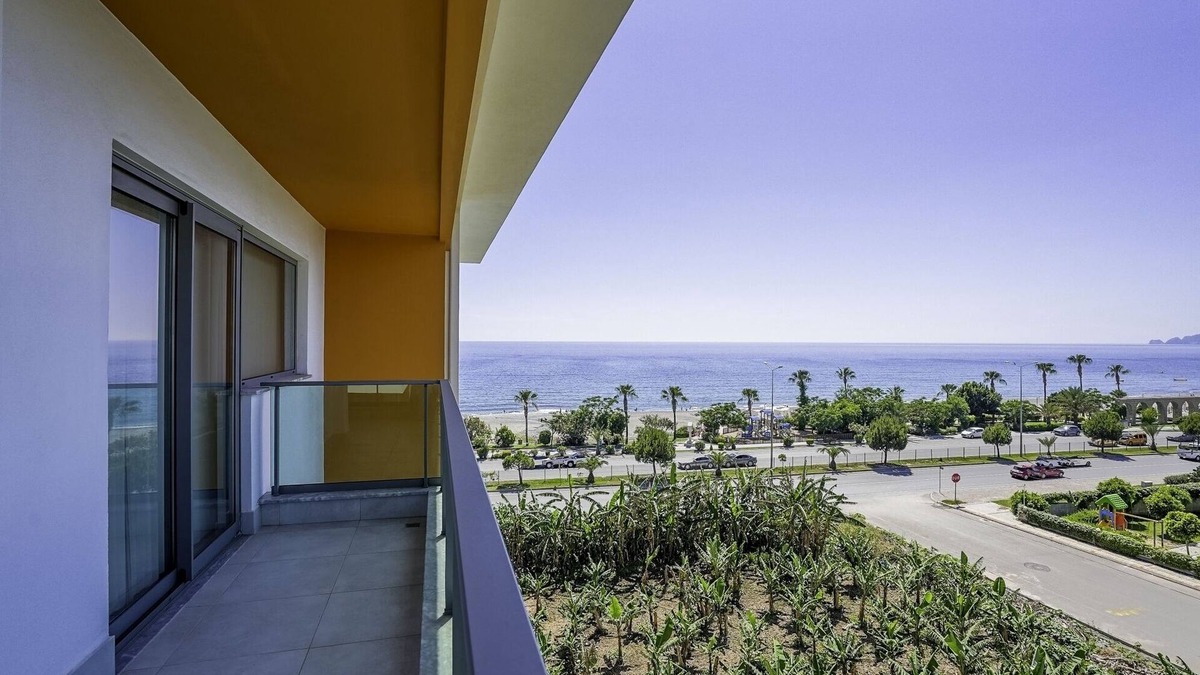 Kestel Apartment | Seaview Flat w Pool Near New Year Market in Alanya
