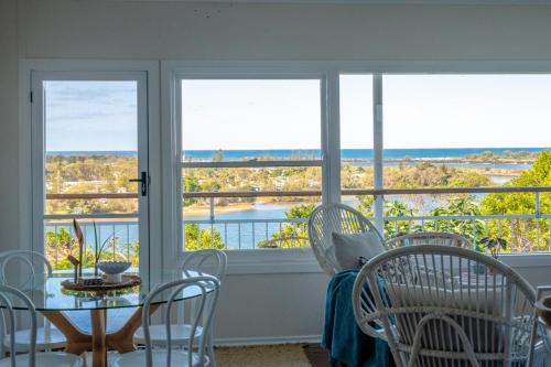 East Ballina Apartment | 'SEAVIEW' - Stunning Coastal Views, Opposite Shaws Bay, Pet Friendly, Sleeps 4