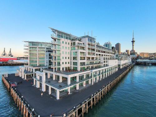 Auckland Central Business District Apartment | Seaview Waterfront Hotel Apt