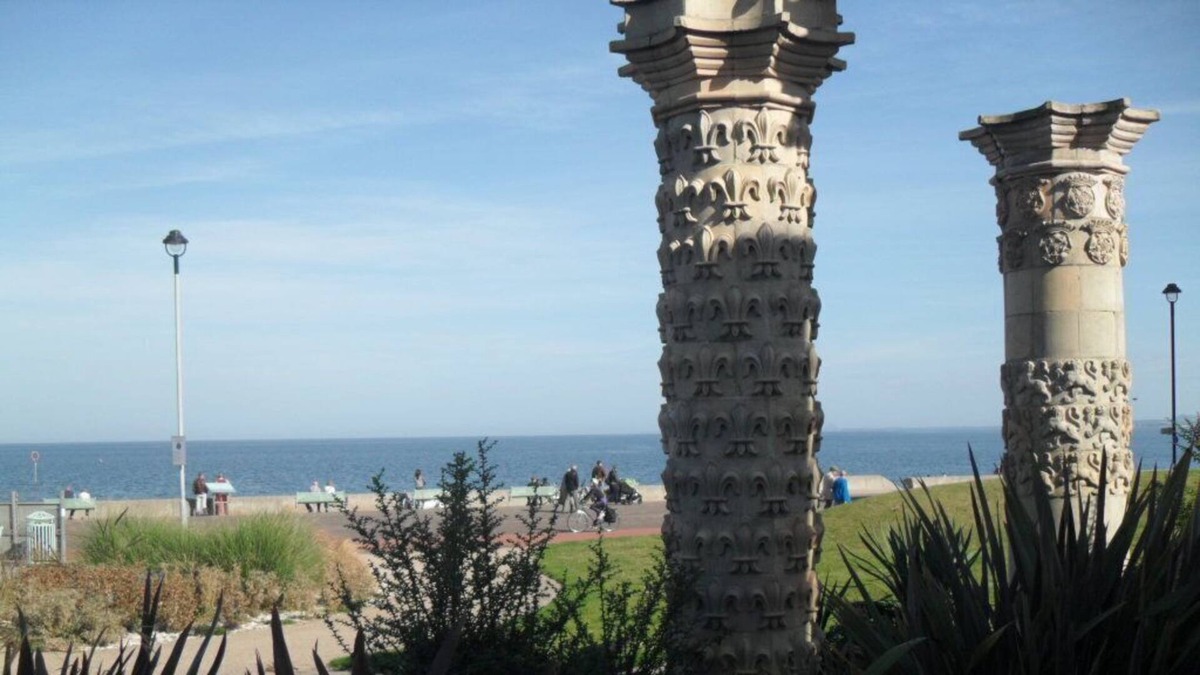 Portobello Apartment | SeaViewGate (Apartment 2), 2 bedrooms, Park Free