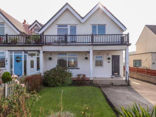 Rhos on Sea Apartment | Seaward