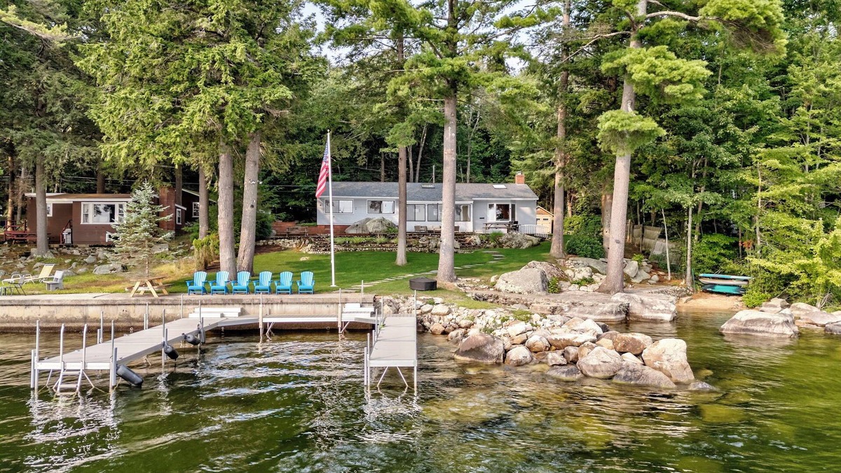 South Casco House | Sebago Lake Direct Waterfront 3bed 2bath with Sandy Beach, Mooring and Boat Dock
