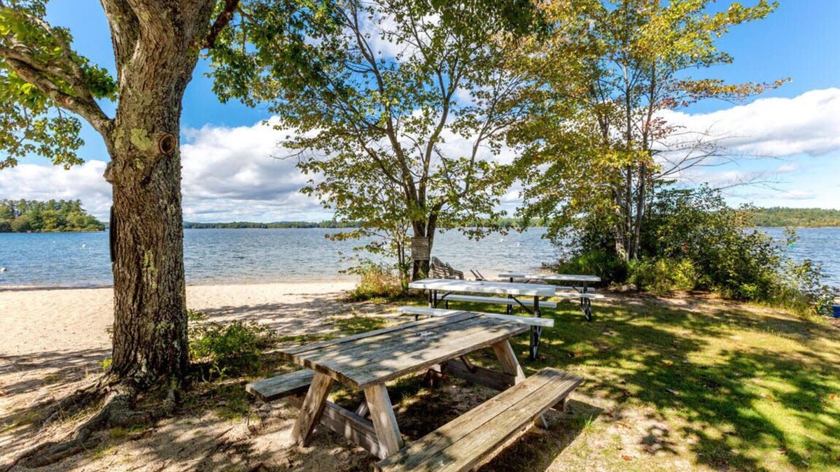 Raymond House | SEBAGO LAKE RENTAL w/SAND BEACH - Exceptional Retreat on Jordan Bay