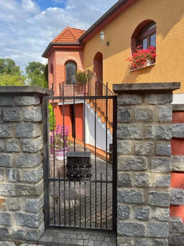 Holic Apartment | Sebe apartments 5