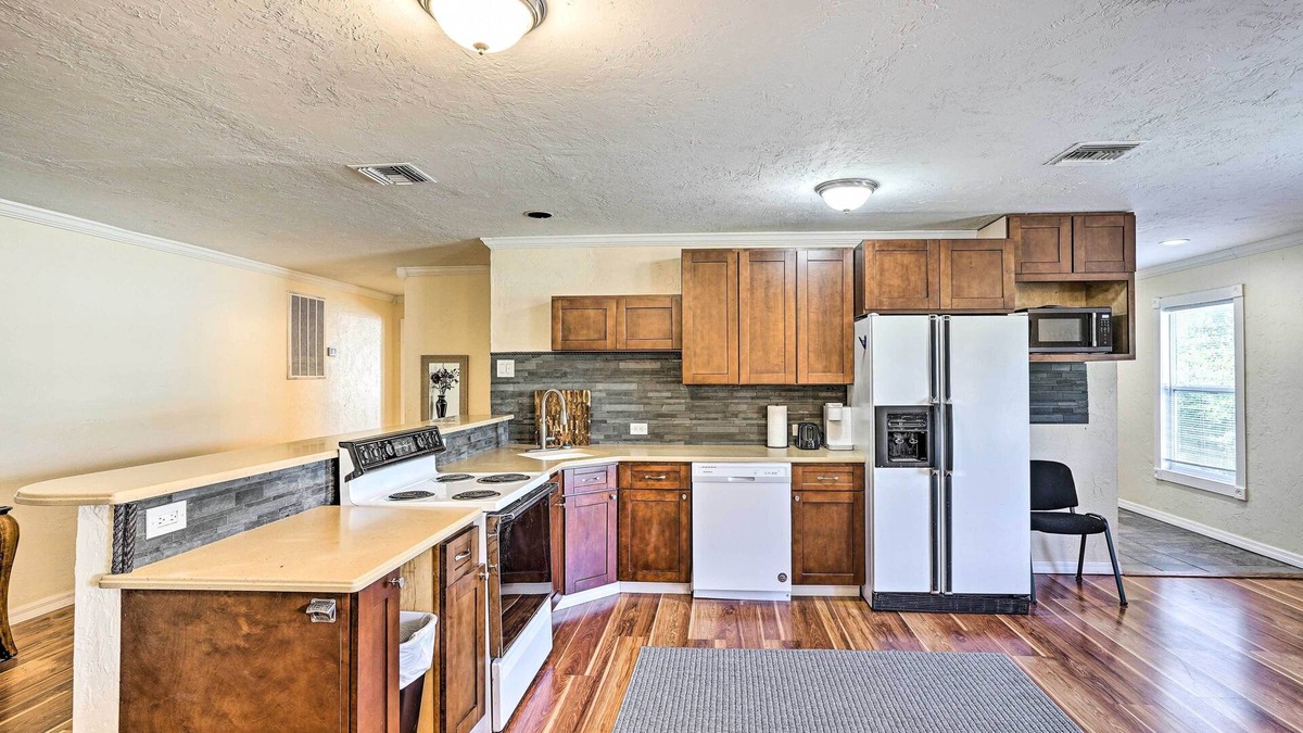 Sun 'N Lake Condo | Sebring Condo w/Game Room < 13 Mi to Raceway