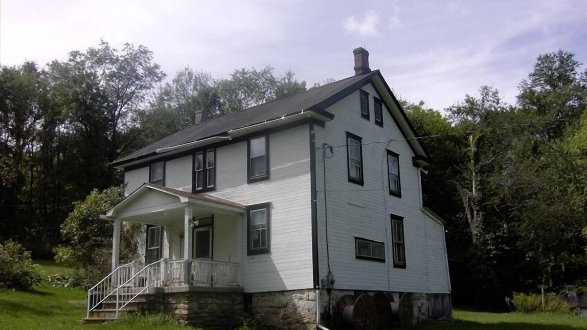 Calvin Other | SECLUDED 150 ACRE FARM LOCATED NEXT TO STATE LANDS