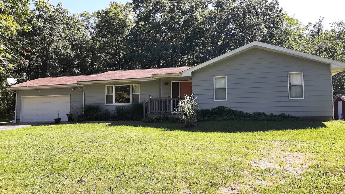 New Florence House | Secluded 2 bedroom home close to Hermann