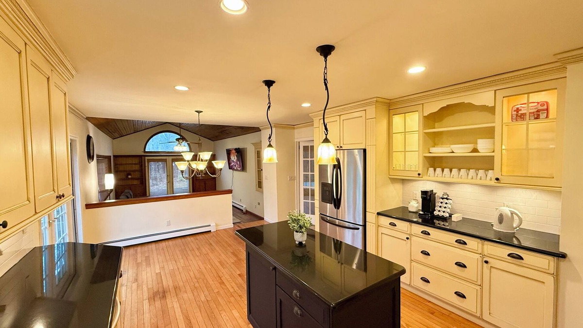 Galloway House | Secluded 3-Acre Retreat – Private King Suite, Full Kitchen, Near Atlantic City!