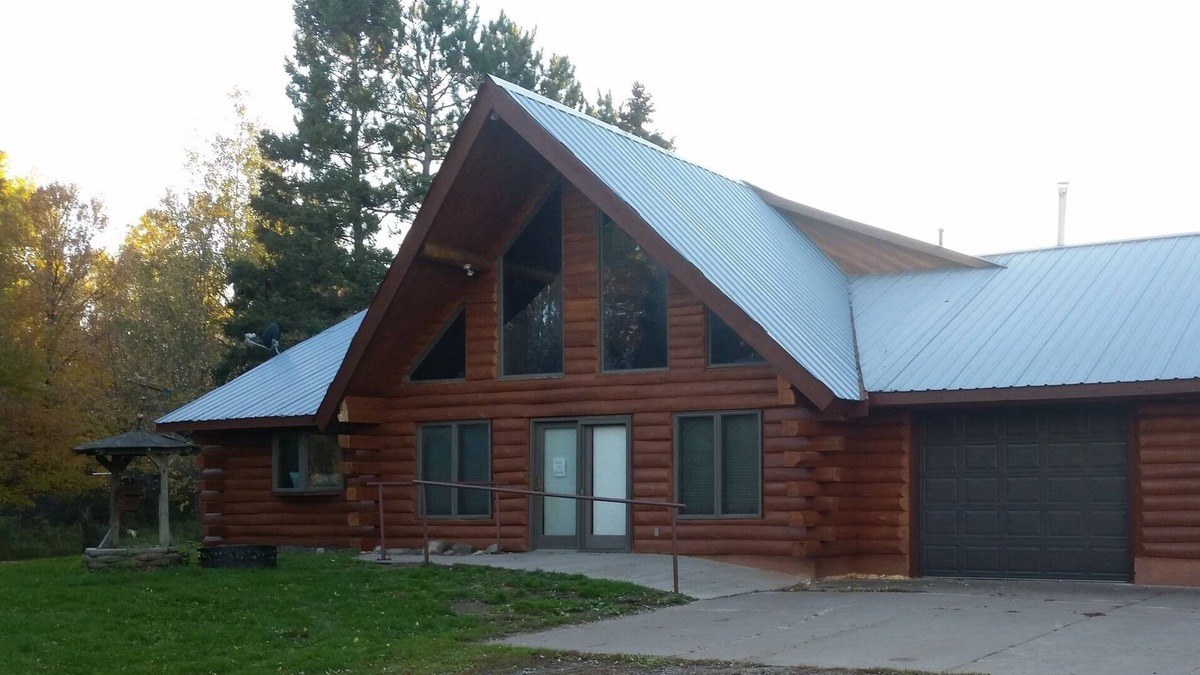 Finlayson Cabin | Secluded 3 bedroom Log Lodge Home w/trails & Private Lake and Pond
