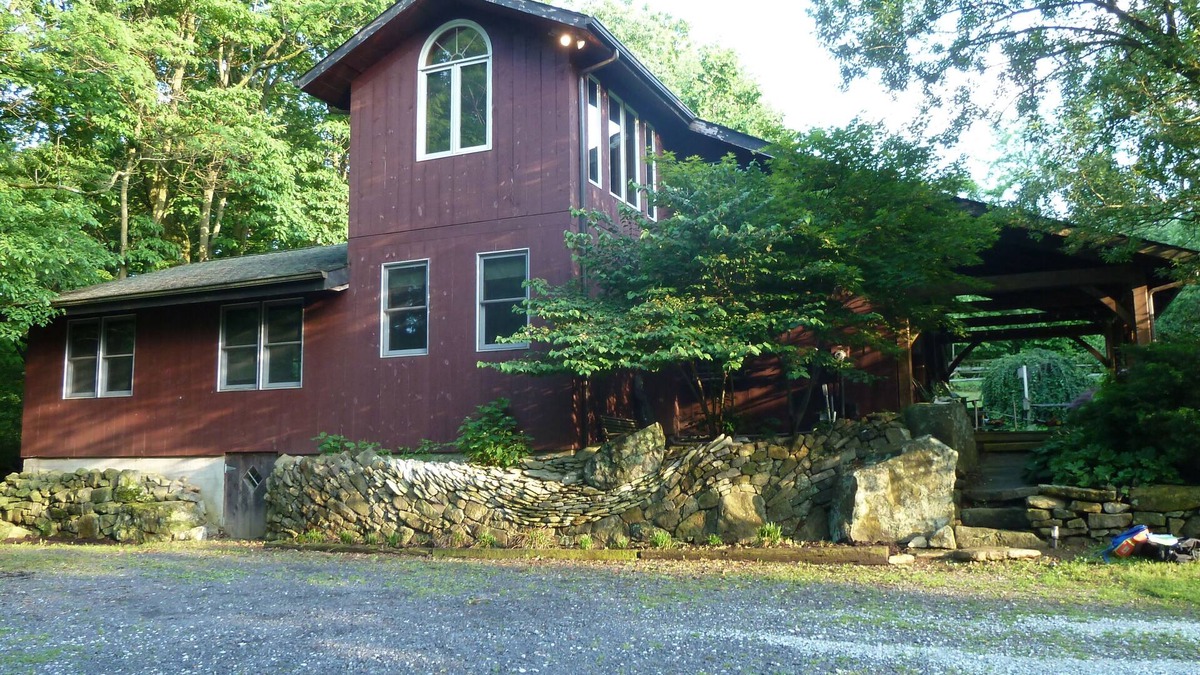 Fairfield House | Secluded 4 acre retreat