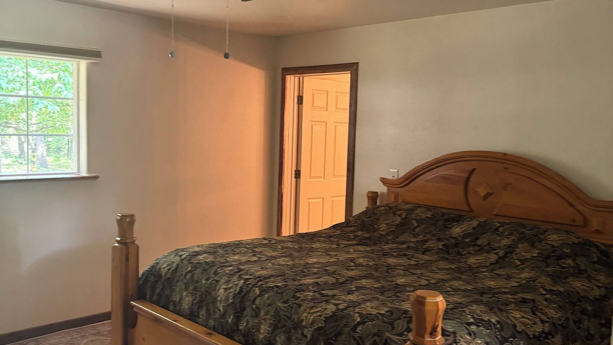 Farmington Cottage | Secluded 5 acre parcel. 3 bedrooms and 2 bathrooms.