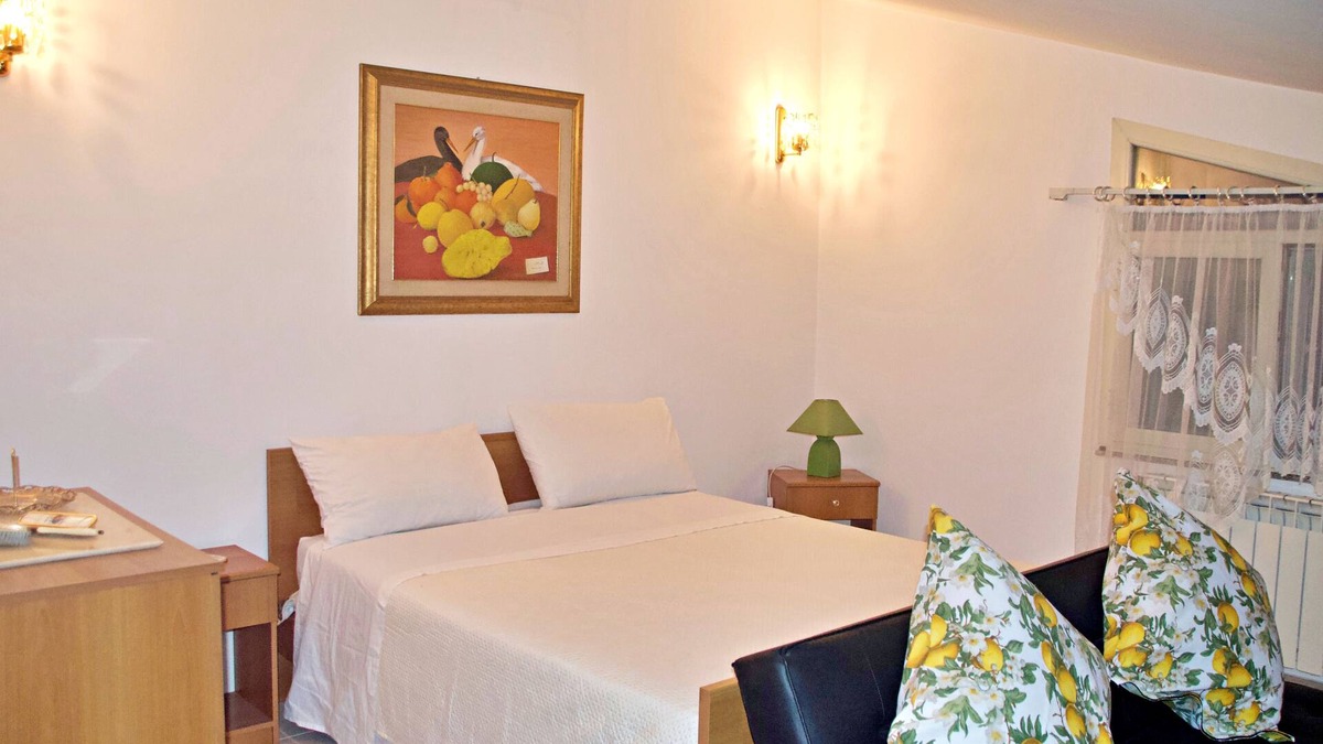 Motta Camastra House | Secluded 5-bedroom villa in Motta Camastra with stunning views