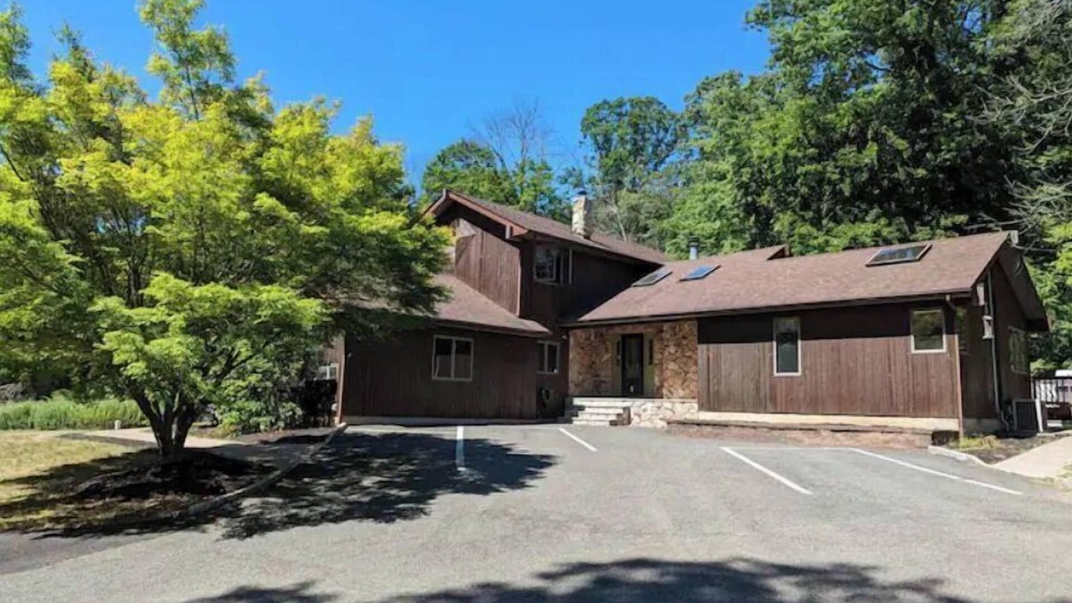 Hopatcong House | Secluded 6br Home 1min from Lake's State Park