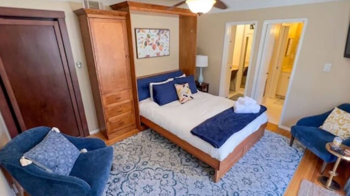 Cal Heights House | Secluded and Private Personal Suite