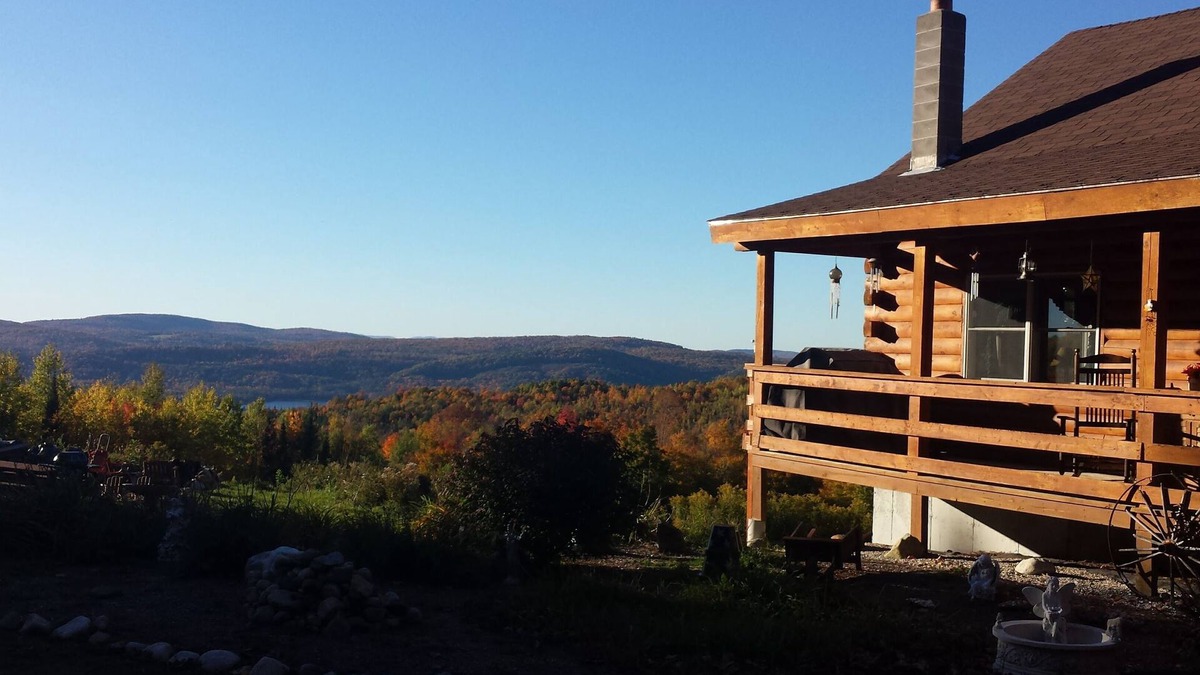 Littleton Apartment | Secluded and Quiet Country Mountain Getaway! Stunning Views right into Canada!