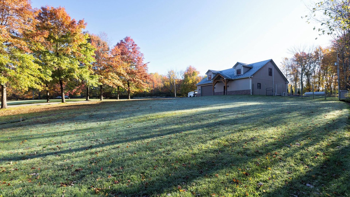 Factoryville House | Secluded and spacious Barndominium close to 2 Ski Resorts and many attractions!