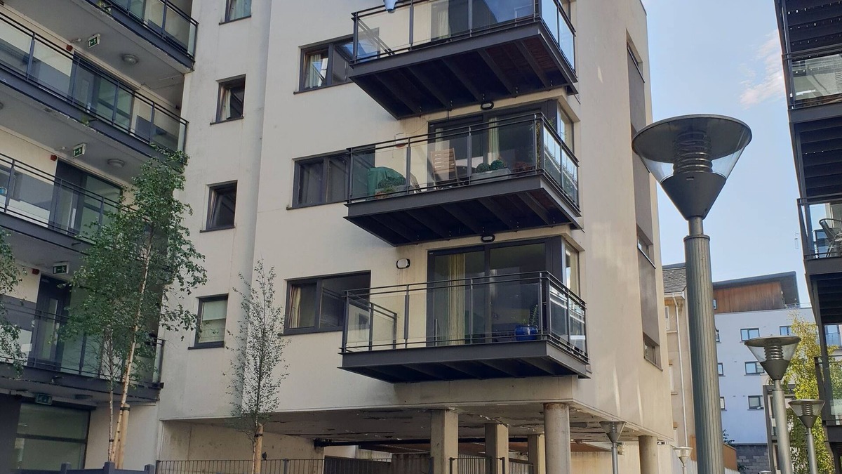 The Liberties Apartment | Secluded and spacious, 2-bedroom apartment in Dublin city center with WiFi, AC