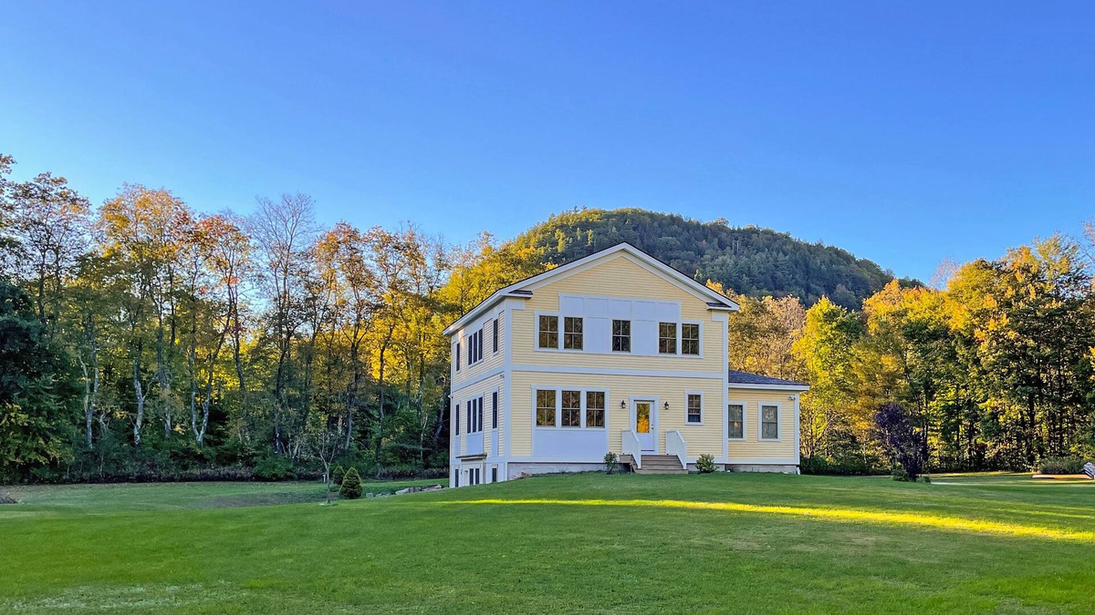 Richmond Apartment | Secluded apt near the lake with mountain views, washer/dryer, firepit, fast WiFi