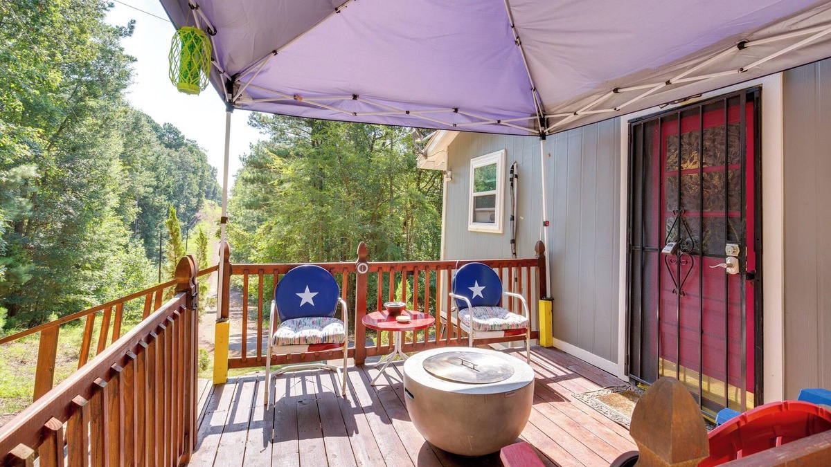 Jefferson Cabin | Secluded Avinger Cabin < 1 Mi to Lake O' The Pines