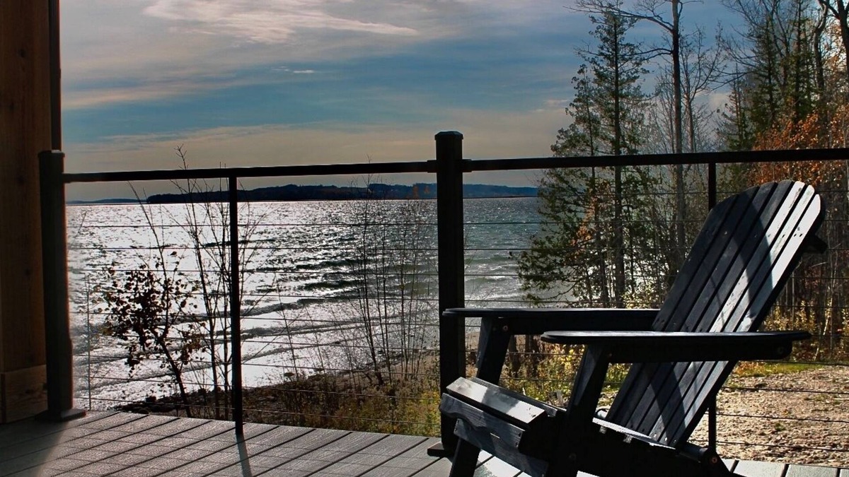 Suttons Bay Cottage | Secluded Bayfront Cottage with Stunning views