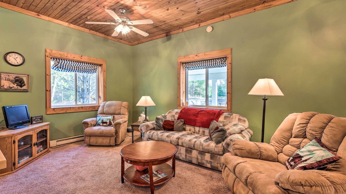 Bear Lake Cottage | Secluded Bear Lake Getaway w/Fire Pit & Porch!