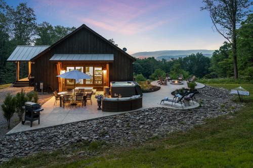 Ellicottville Ski Chalet | Secluded Beauty with Hot Tub & Views