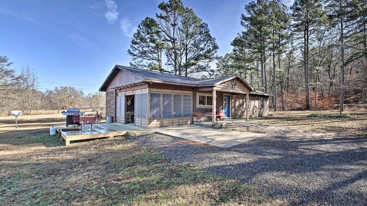 Boles House | Secluded Boles Home Near River: Pets Welcome!
