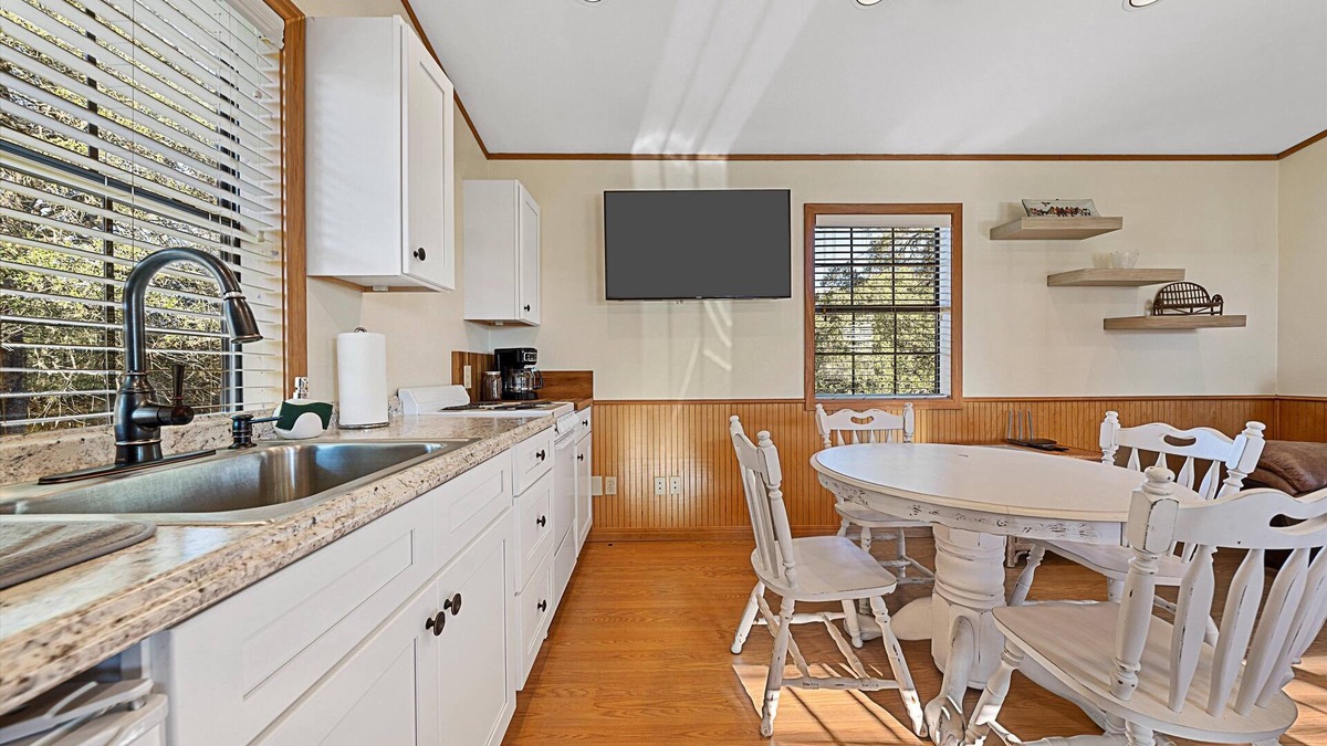 Waco House | Secluded Cabin 10 Minutes to Waco