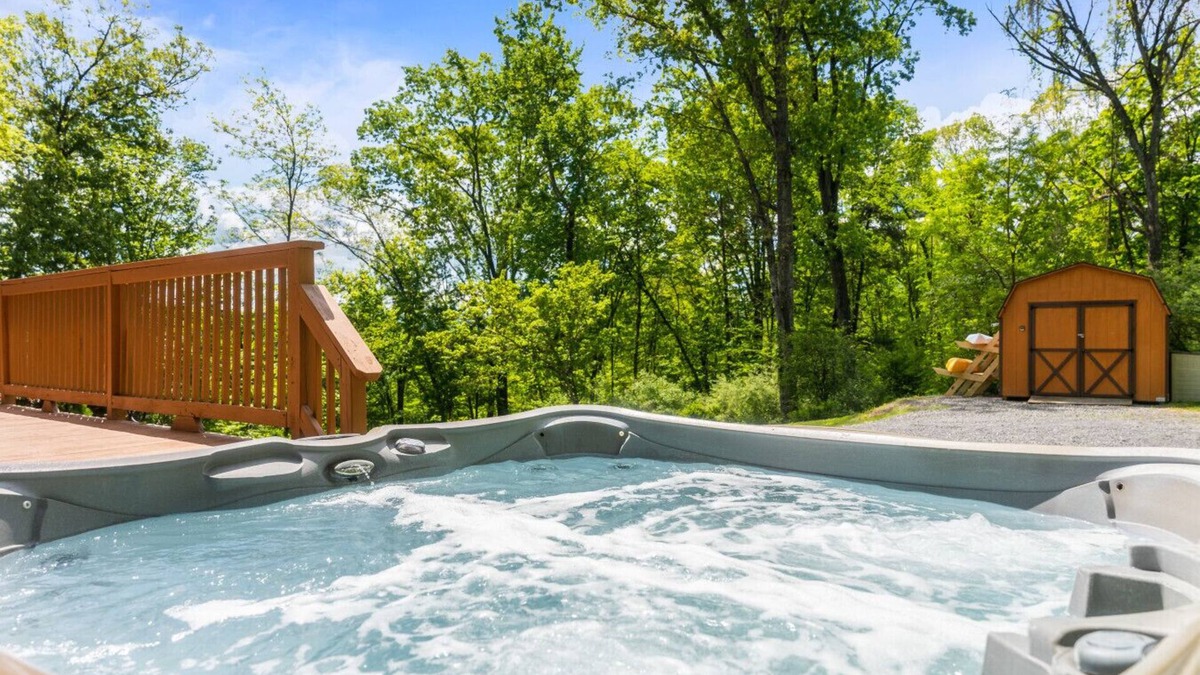 Kirby Cabin | Secluded Cabin Getaway - 2 minutes to Warden Lake