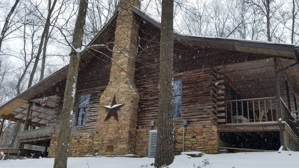 Bladensburg Cabin | Secluded Cabin Home with Hot Tub on over 10 acres
