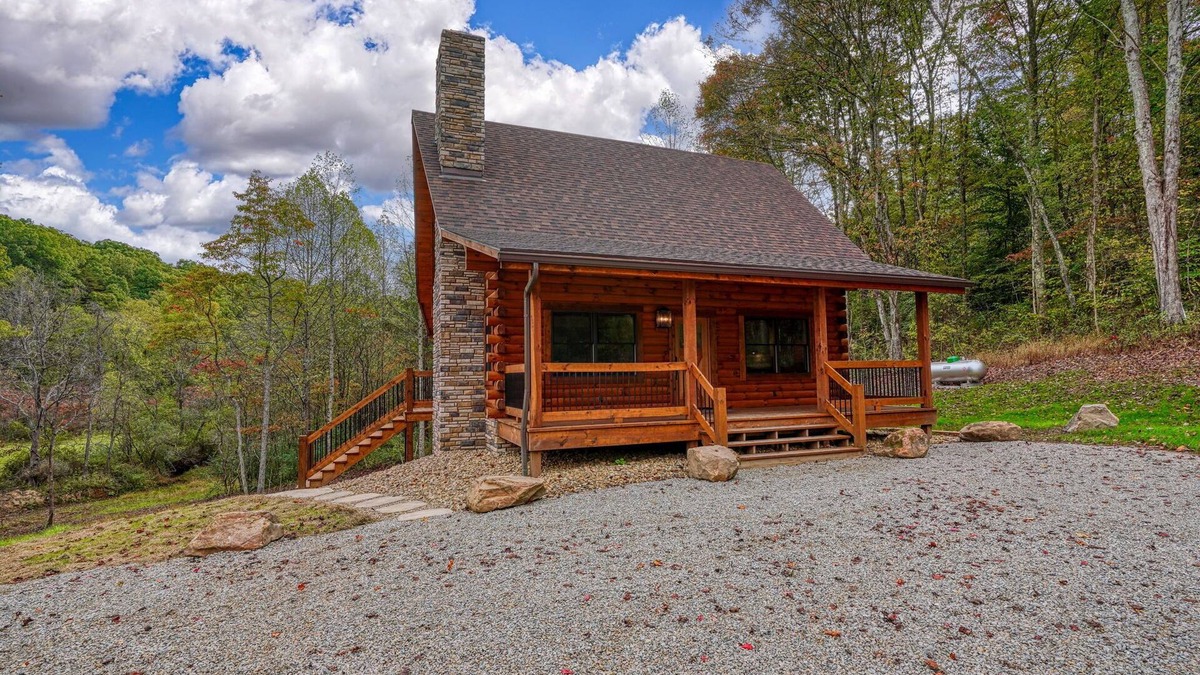 Logan Cabin | Secluded Cabin in Beutiful Hocking Hills