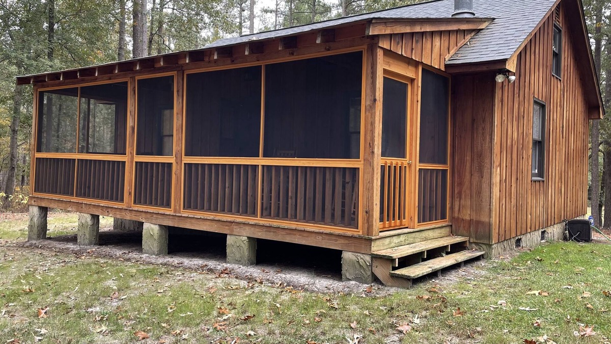 Quewhiffle Cabin | Secluded Cabin in the Woods, near Carolina Horse Park and Valkyrie Sporthorses