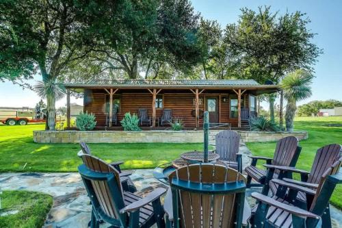 Weatherford House | Secluded Cabin in Weatherford!