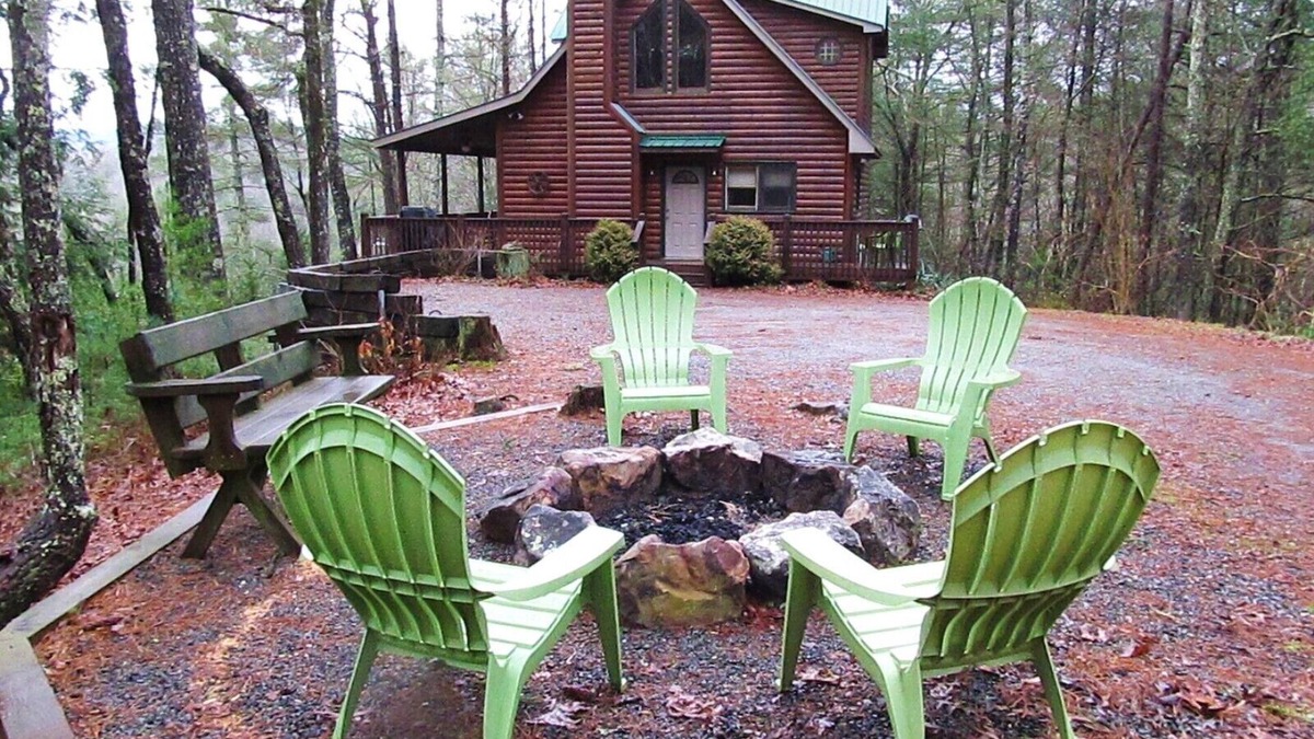 Cherry Log Cabin | Secluded Cabin - Mountain Views with Nature Trail Along River