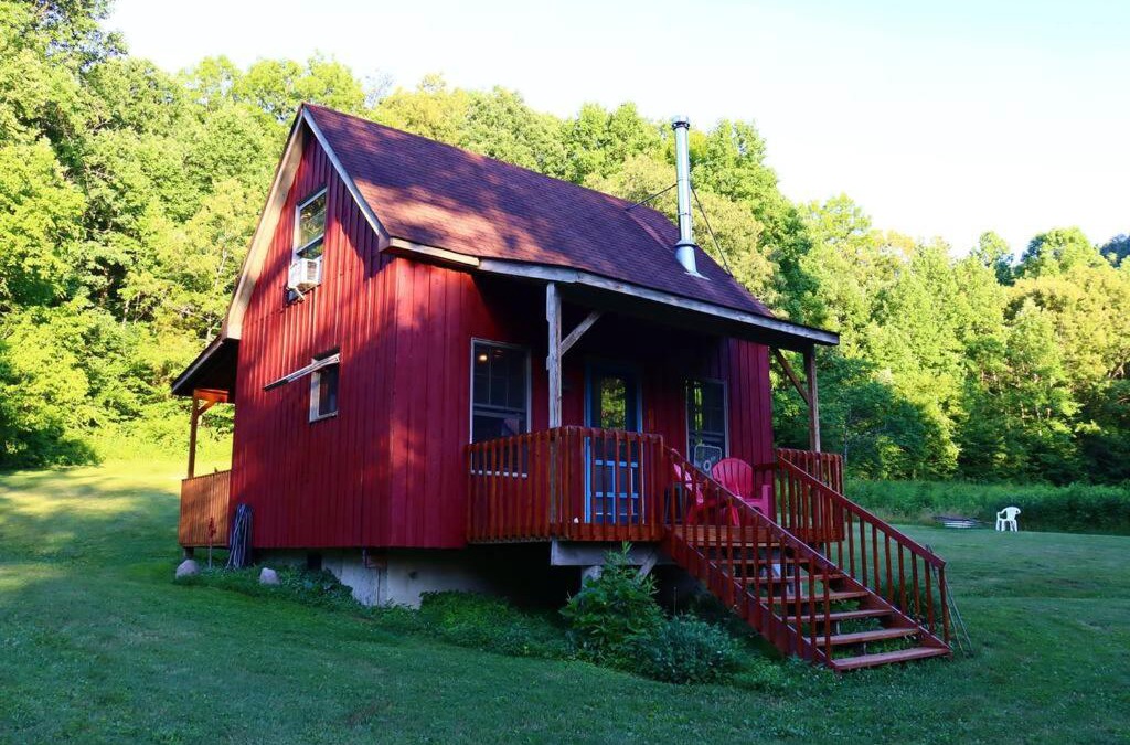 Waneta House | Secluded Cabin on Red Haven Farm