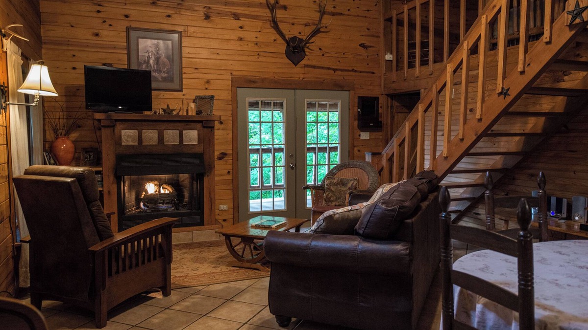 Osage Cabin | Secluded cabin only minutes from the Buffalo National River at Ponca