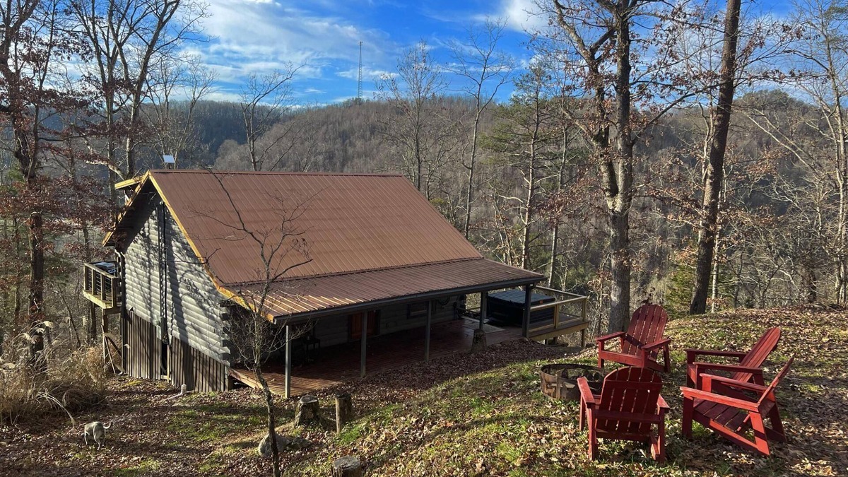 Stanton Cabin | Secluded cabin sitting high above the bustling world below.
