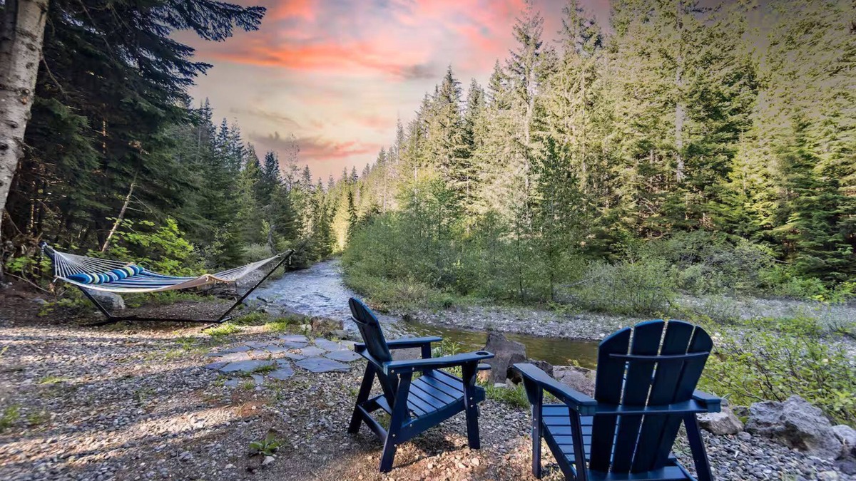 Snoqualmie Pass House | Secluded Cabin w/Hot Tub & Sauna in Snoqualmie