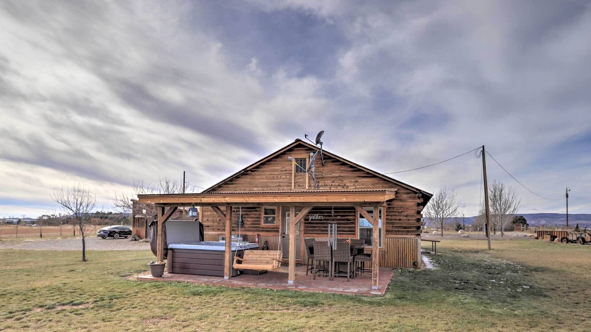 Durango Cottage | Secluded Cabin w/Hot Tub, Game Room & Views!