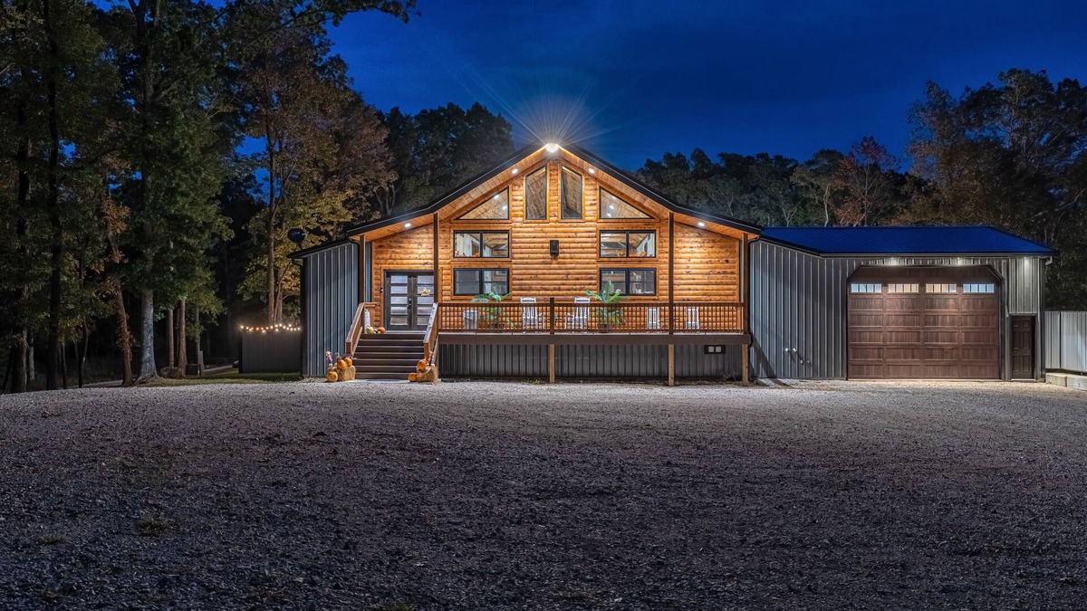 Ste Genevieve House | Secluded Cabin with Heated Pool, hot tub, fireplace & so much more