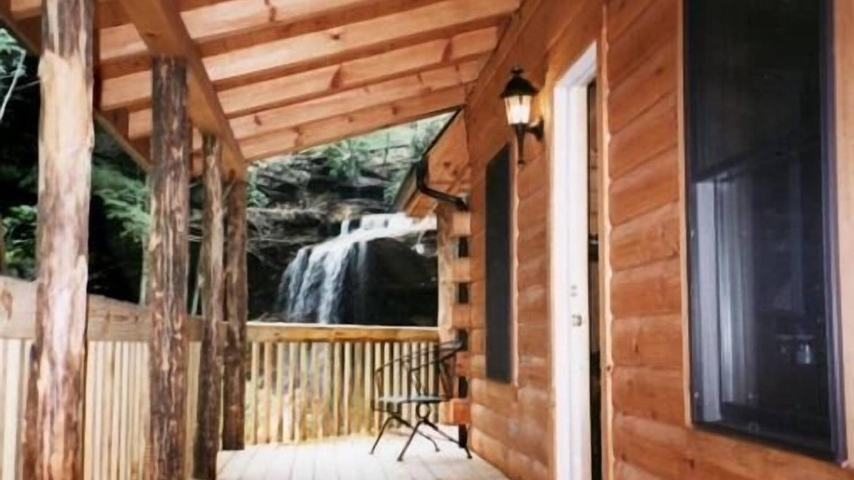 Rogers Cabin | Secluded Cabin with a private waterfall at Spirit Lake and internet