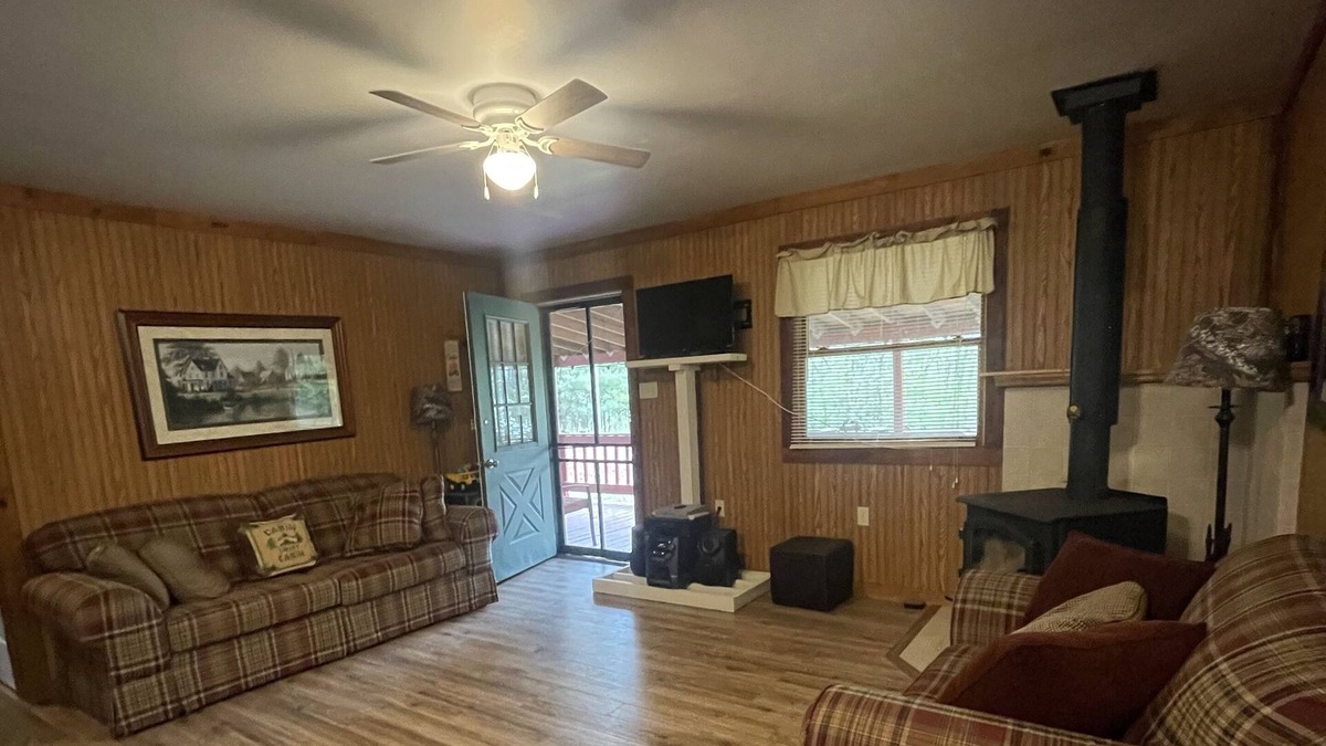 Calvin House | Secluded cabin within 30 minutes to Raystown Lake