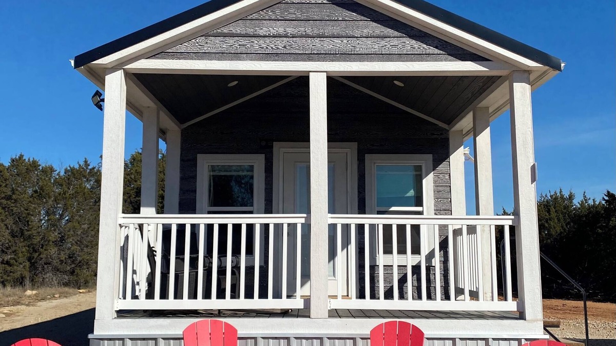 Graford Cabin | Secluded CapeWest Cabin @Graford, TX close to Rocker B