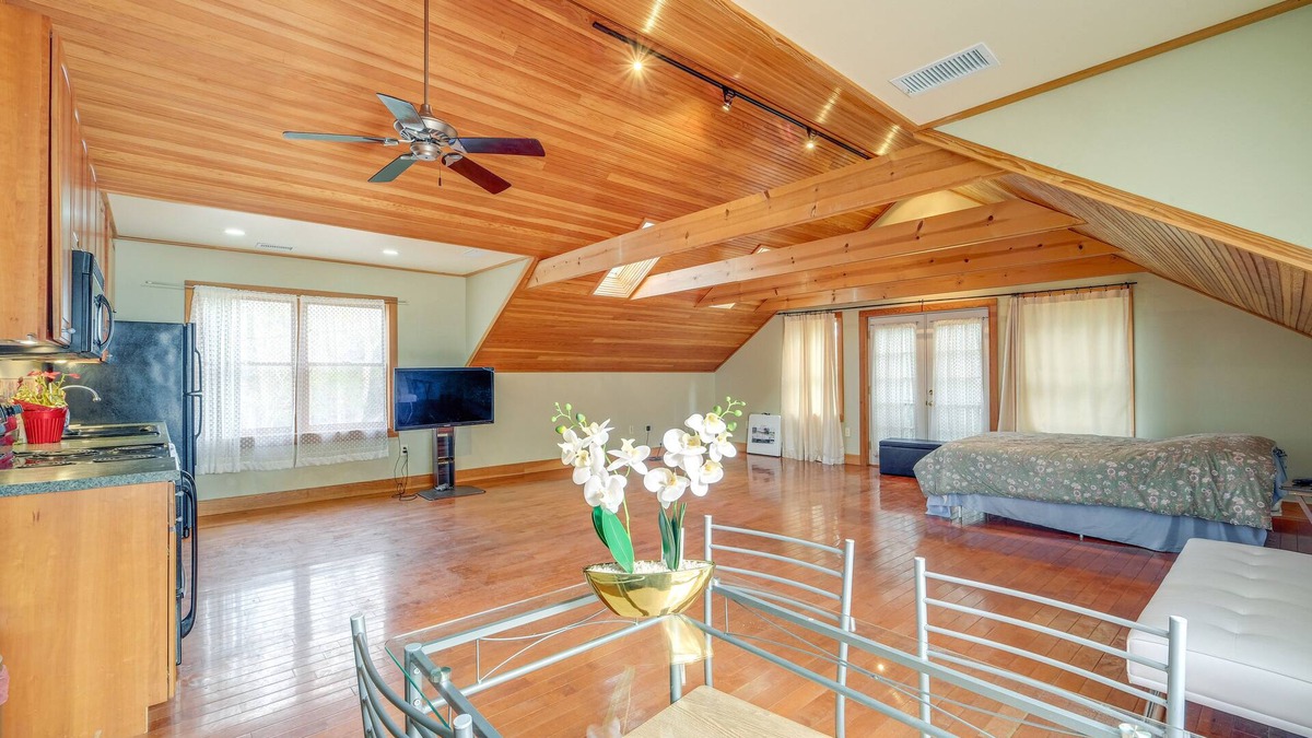 Catharpin Cottage | Secluded Catharpin Vacation Rental ~ 35 Mi to DC!