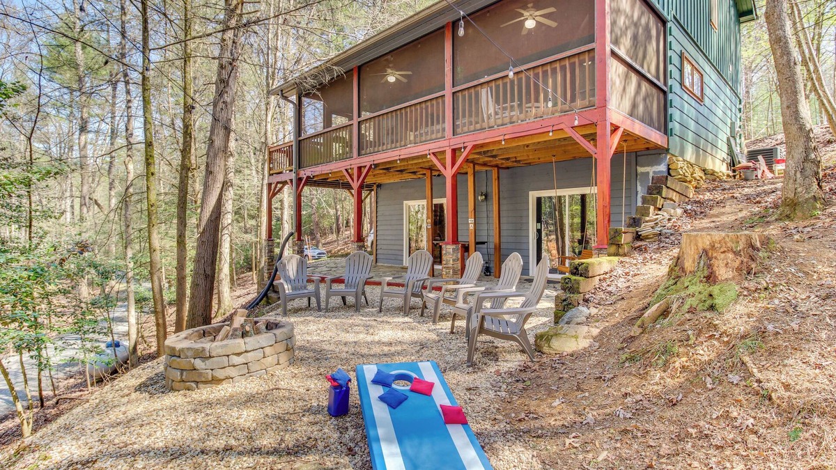 Cherry Log Cabin | Secluded Cherry Log Cabin w/Hot Tub + Swings!